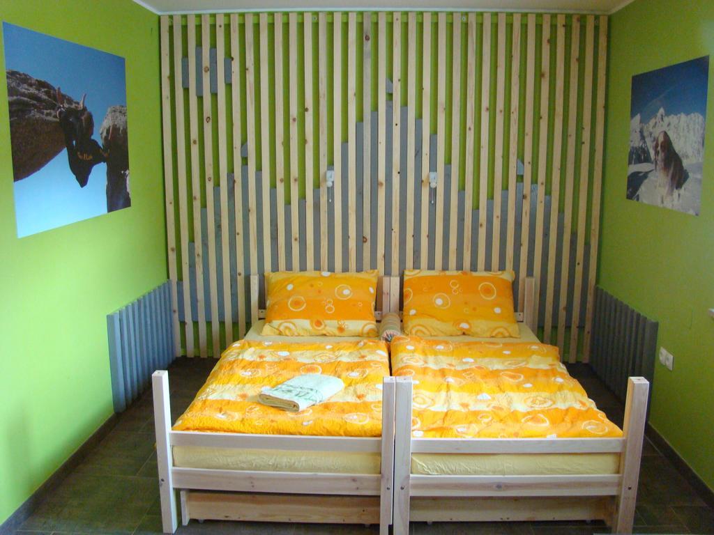 Oriana Studios Блед Стая снимка