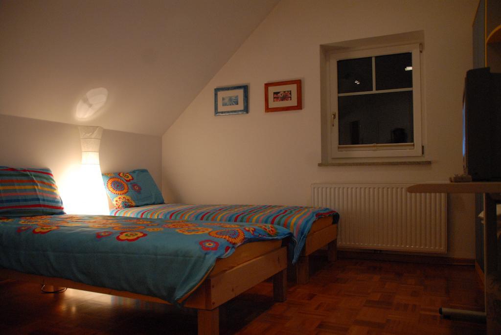 Oriana Studios Блед Стая снимка